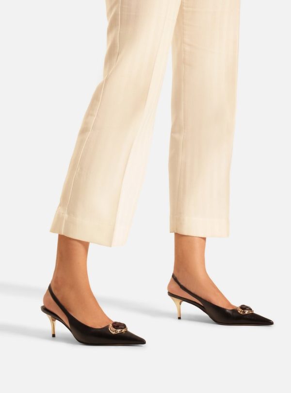 Scarpin Preto Couro Salto Baixo Slingback Pedraria - Imagem 2