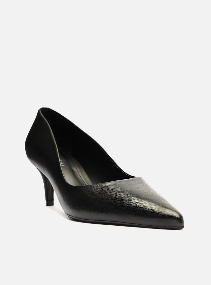 Scarpin Preto Couro Salto Baixo Fino Bico Fino