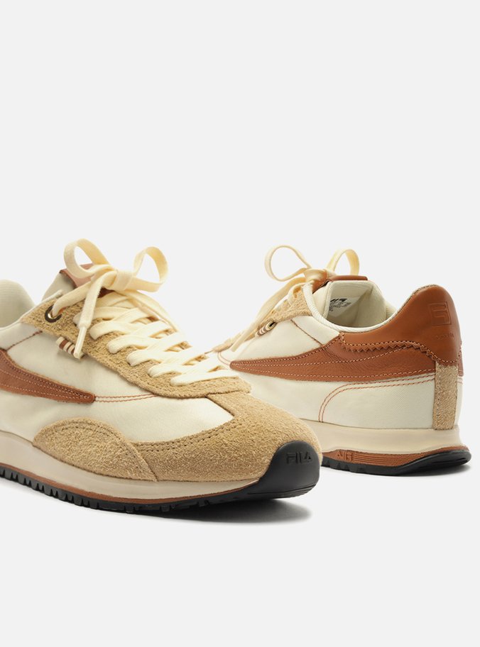 Tênis Bege Camurça Arezzo Fila - Imagem 3