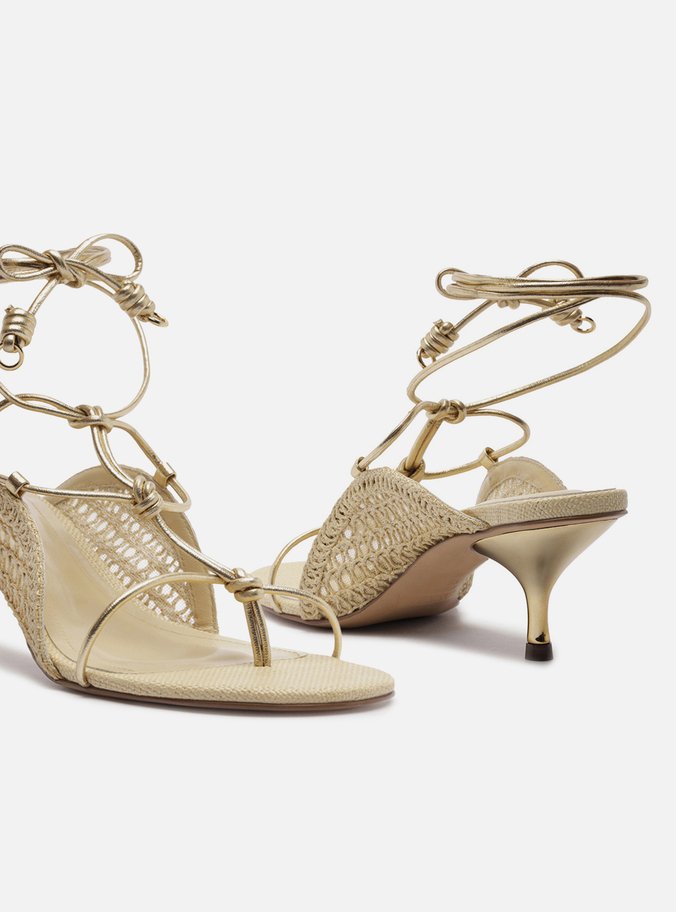 Sandália Dourada Salto Baixo Fino Bordado Amarração - Imagem 2