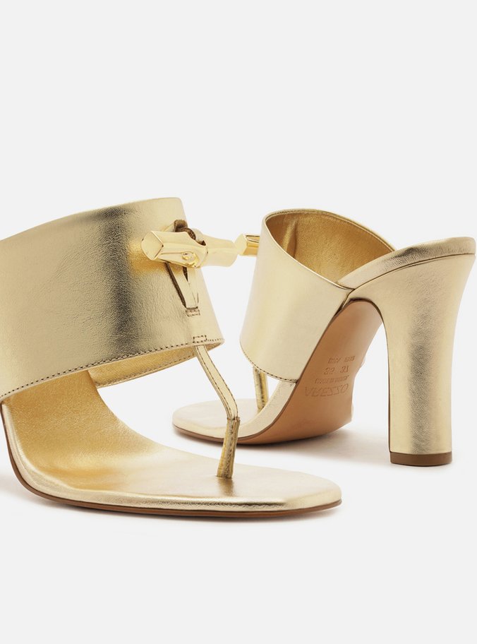 Sandália Dourada Couro Salto Médio Tira Thong - Imagem 3