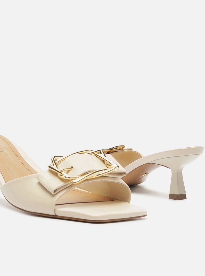 Mule Off White Couro Salto Kitten Fivela Metal - Imagem 3