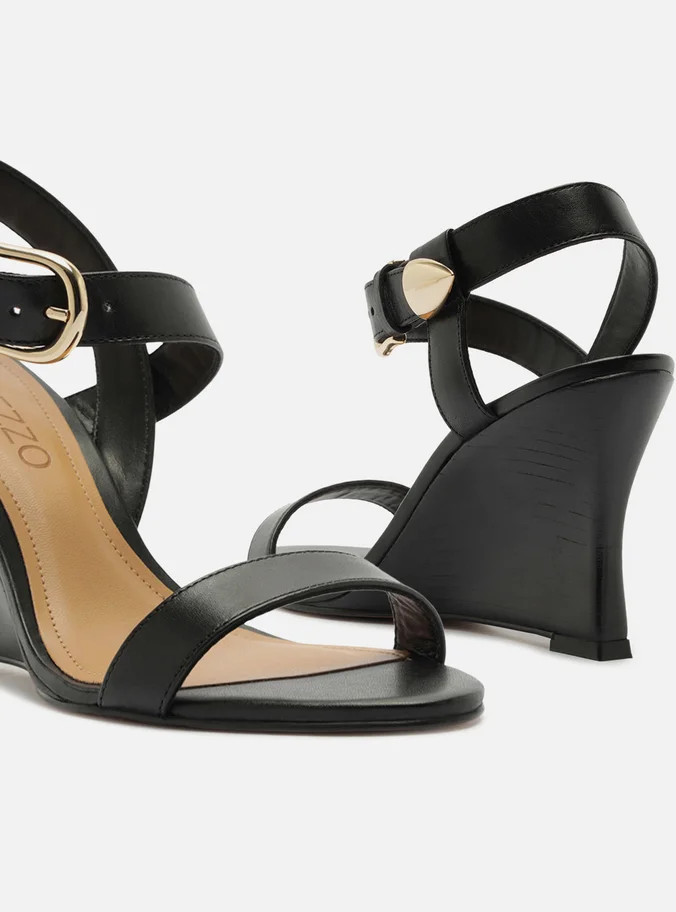 Sandália Preta Couro Anabela Tiras Fivela - Imagem 2