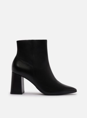 Bota Preta Couro Cano Curto Salto Médio Básica