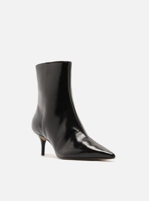 Bota Preta Couro Acetinado Cano Curto Salto Baixo