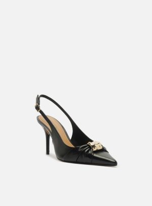 Scarpin Preto Couro Bico Fino Slingback Metal