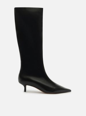 Bota Preta Couro Salto Kitten Cano Longo