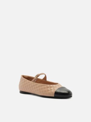 Sapatilha Nude Cap Toe Bico Redondo Fivela Matelassê