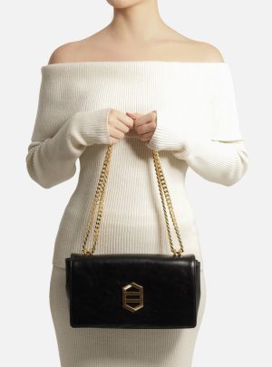 Bolsa Tiracolo Preta Couro Média Metal Dourado