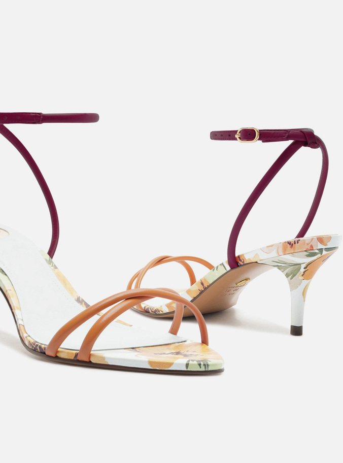 Sandália Multicolorida Estampa Floral Couro Salto Fino Médio Tiras - Imagem 2