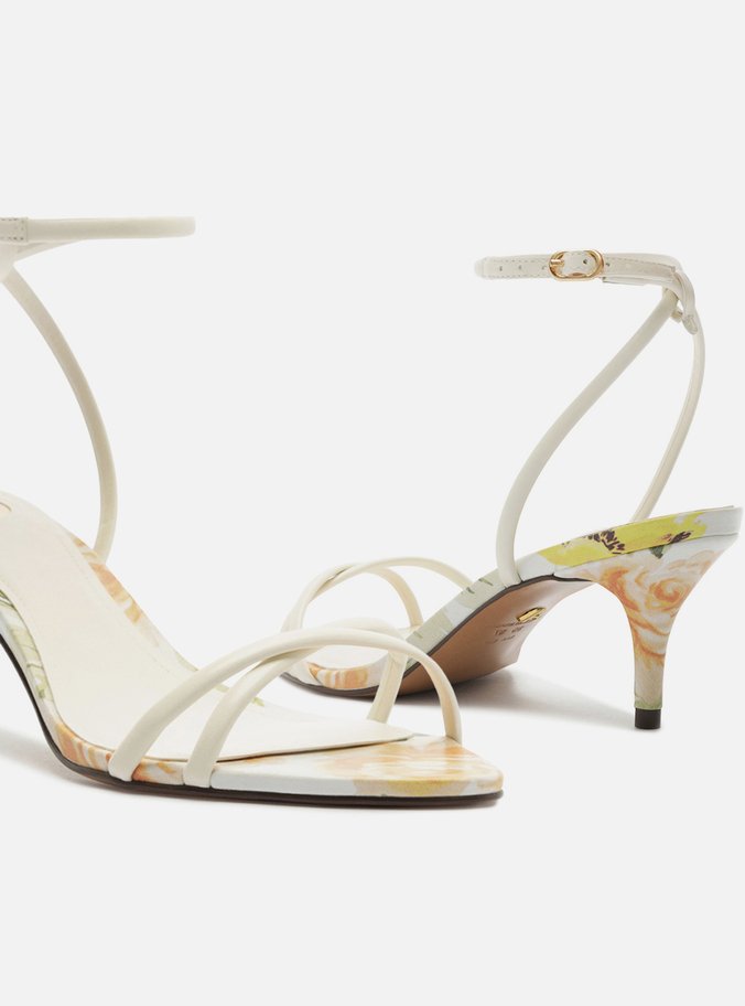 Sandália Multicolorida Estampa Floral Couro Salto Fino Médio Tiras - Imagem 2